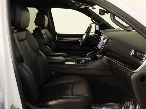 Used 2022 Jeep Wagoneer Series I image 19