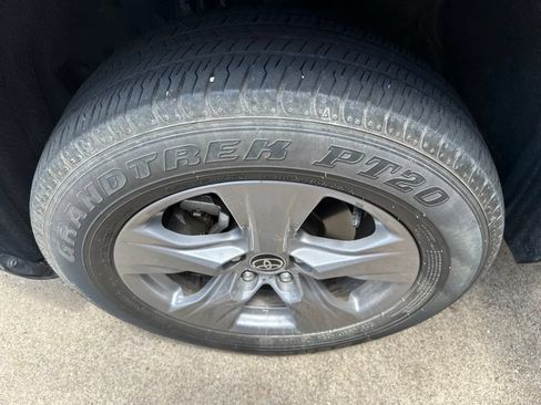 Used 2024 Toyota RAV4 XLE FWD image 22