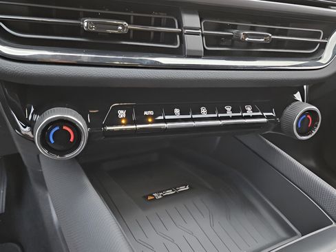 New 2025 Chevrolet Equinox EV RS w/ Convenience Package II image 15