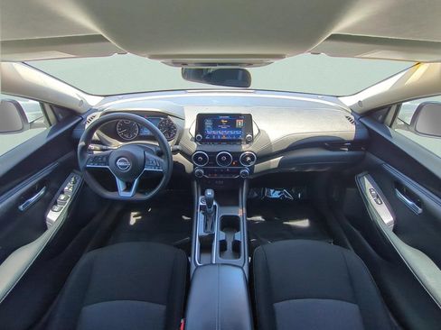 Certified 2025 Nissan Sentra SV FWD image 10