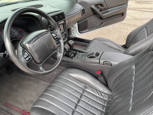 Used 2002 Chevrolet Camaro Z28 w/ SS Performance/Appearance Pkg RWD image 4