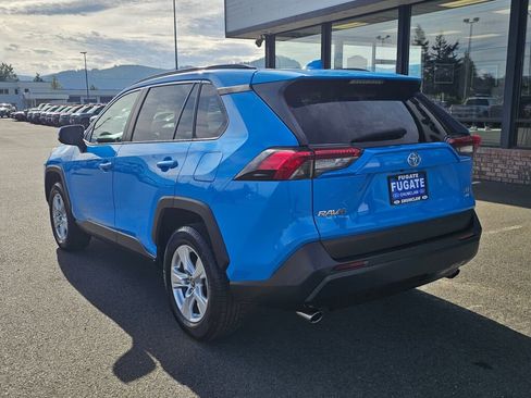 Used 2019 Toyota RAV4 XLE AWD/4WD image 9