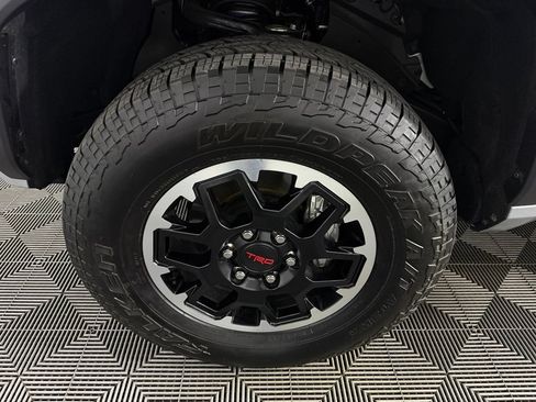 Used 2025 Toyota Tacoma TRD Off-Road AWD/4WD image 11