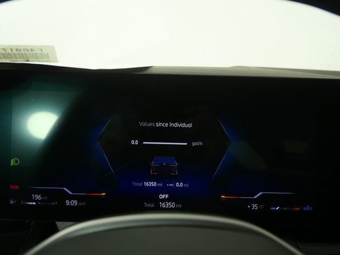 Certified 2025 BMW 530i image 17