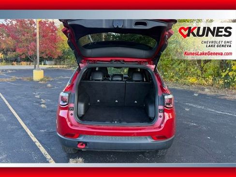 Used 2025 Jeep Compass Trailhawk image 26