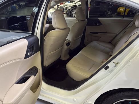 Used 2016 Honda Accord Touring image 21