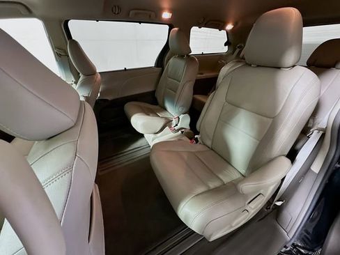 Used 2017 Toyota Sienna XLE w/ XLE Navigation Package image 24