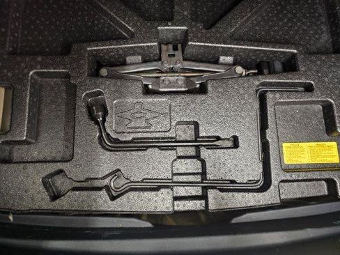 Used 2016 Toyota Camry SE w/ Moonroof Package FWD image 37
