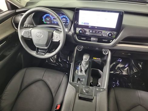 Used 2025 Toyota Grand Highlander AWD Hybrid image 16