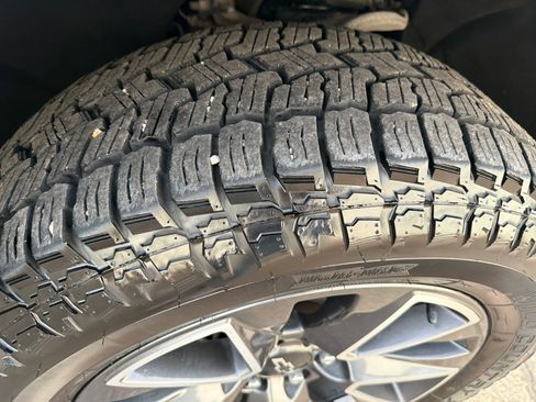 Used 2021 Chevrolet Tahoe Z71 image 12