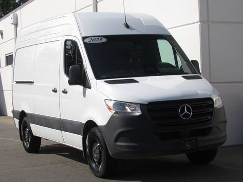 Used 2025 Mercedes-Benz Sprinter 2500 image 2
