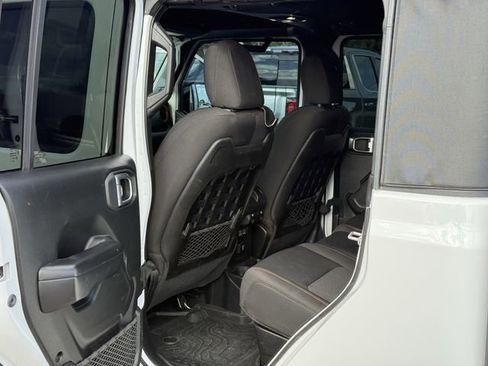 Used 2021 Jeep Gladiator Willys image 28