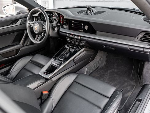 Used 2024 Porsche 911 Carrera S RWD image 2