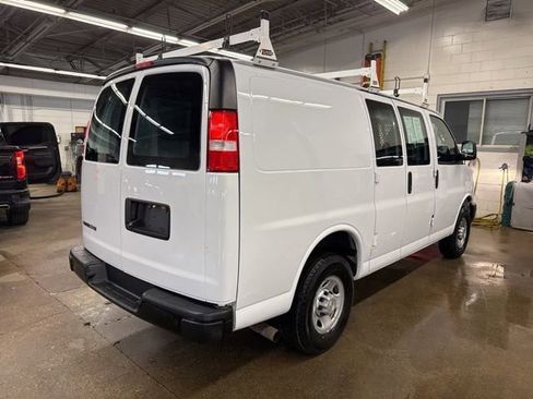 Used 2022 Chevrolet Express 2500 w/ Driver Convenience Package RWD image 6