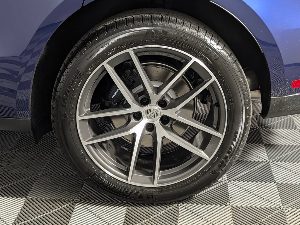 Certified 2026 Porsche Macan AWD/4WD image 12
