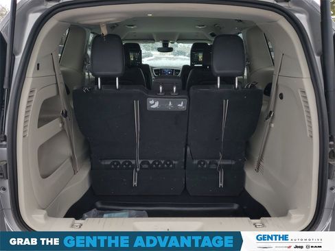 Used 2018 Chrysler Pacifica Touring-L Plus image 30