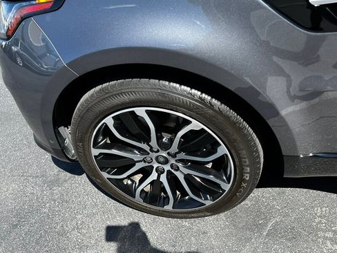 Used 2019 Land Rover Range Rover Sport HSE AWD/4WD image 14
