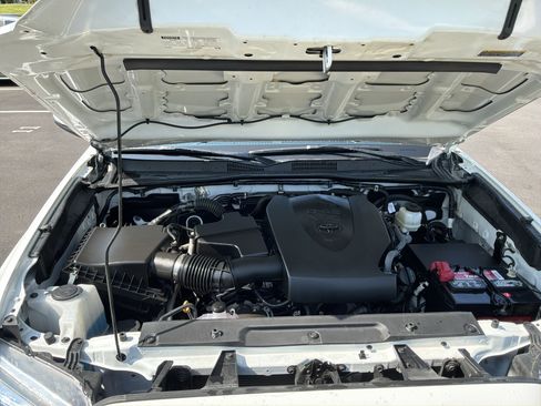 Used 2023 Toyota Tacoma SR5 w/ Technology Package RWD image 33
