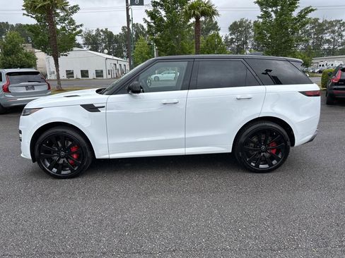 New 2025 Land Rover Range Rover Sport Dynamic SE image 2