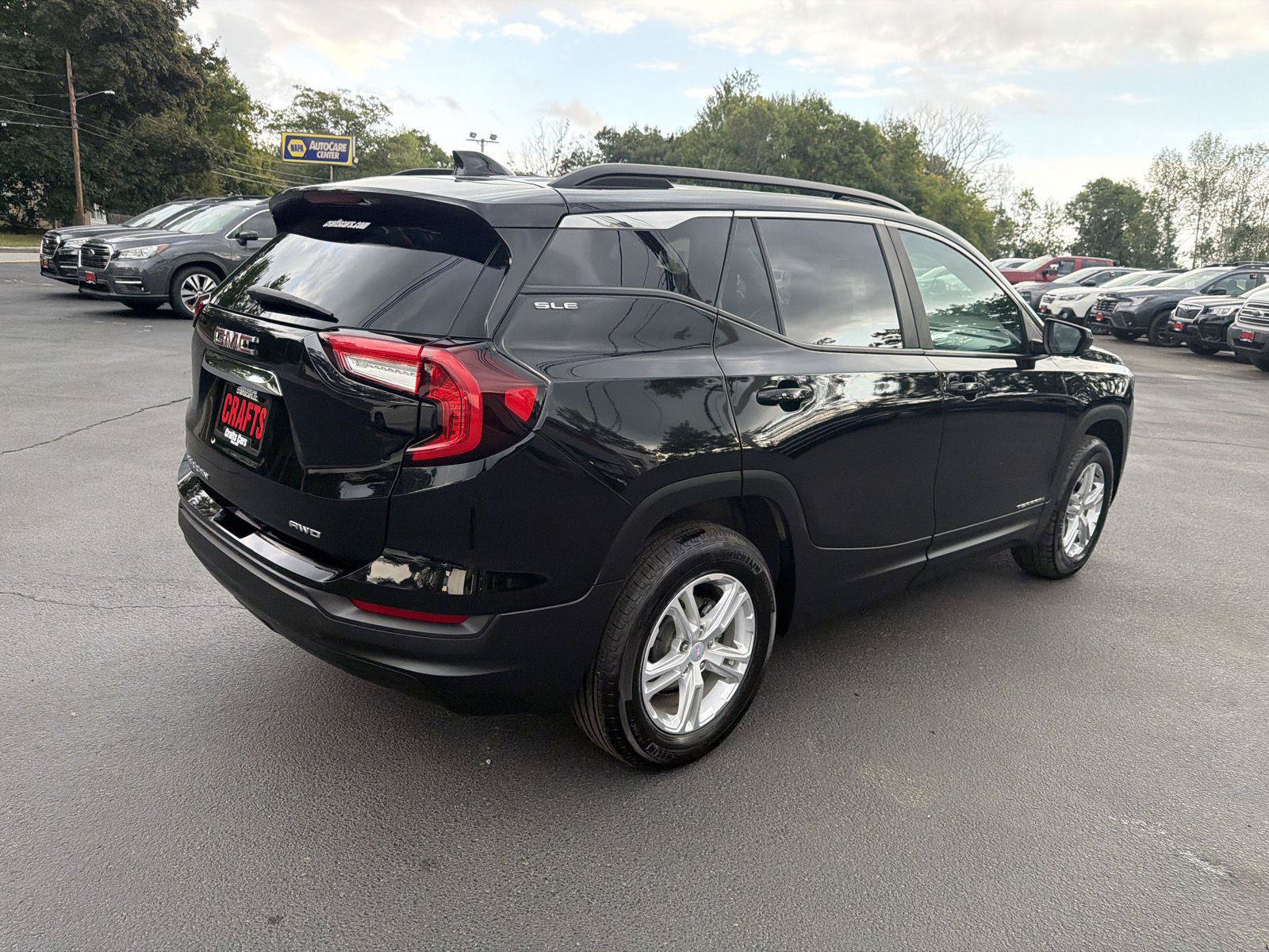 Used 2023 GMC Terrain SLE w/ Driver Convenience Package AWD/4WD image 5
