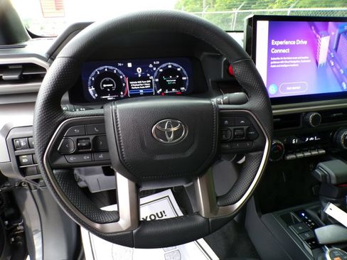 Used 2024 Toyota Tacoma TRD Off-Road AWD/4WD image 12