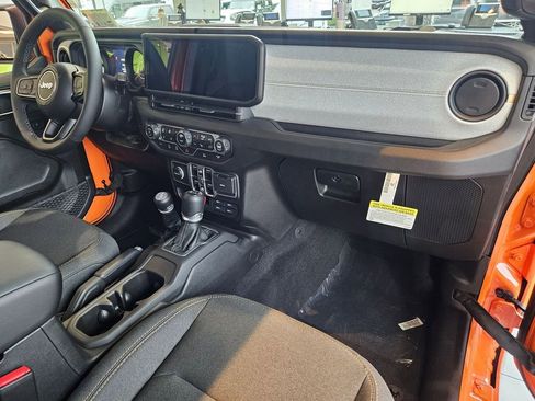 New 2025 Jeep Gladiator Sport AWD/4WD image 17