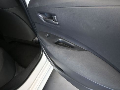 Used 2022 Toyota Corolla LE FWD image 21