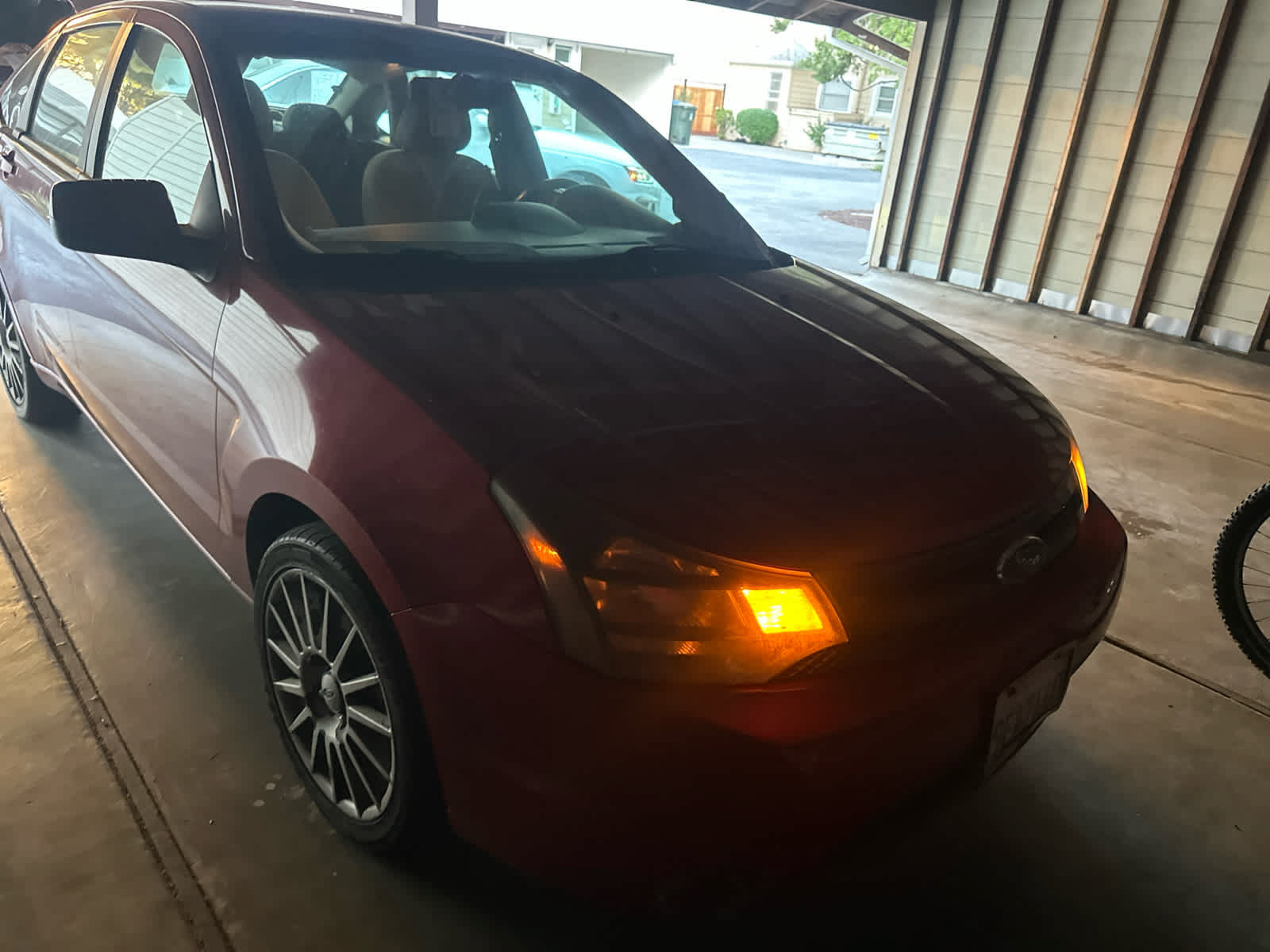 Used 2010 Ford Focus SES FWD image 11