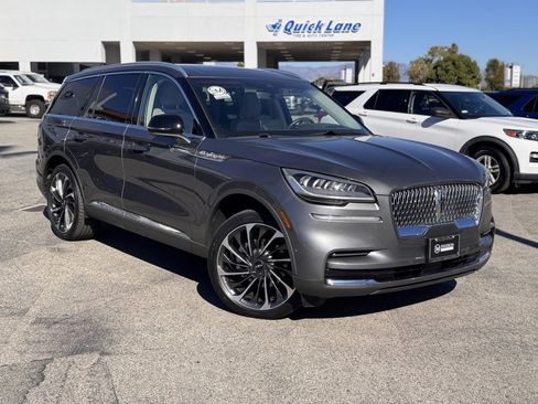 Used 2023 Lincoln Aviator Reserve w/ Equipment Group 201A image 2