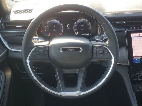 New 2025 Jeep Grand Cherokee Limited image 18