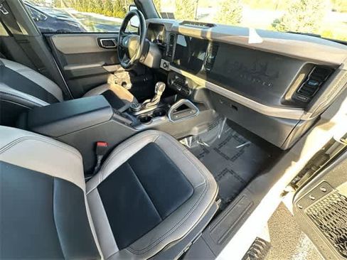Used 2023 Ford Bronco Wildtrak image 21