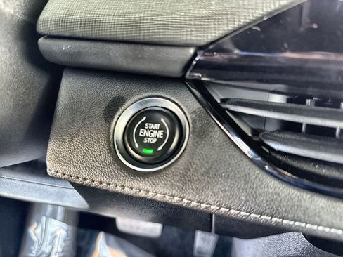 Used 2025 Buick Enclave Preferred image 9