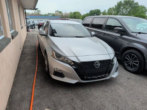 Used 2020 Nissan Altima 2.5 S FWD image 2