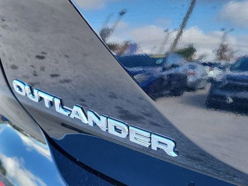 New 2026 Mitsubishi Outlander ES FWD image 9