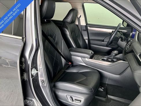 Used 2024 Toyota Highlander Platinum FWD image 8