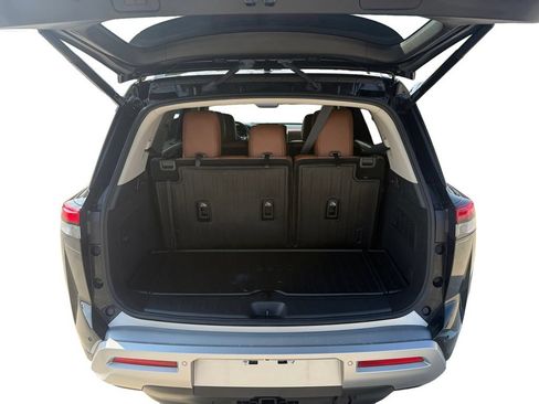 Used 2024 Nissan Pathfinder Platinum w/ Cargo Package FWD image 18