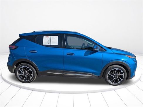 Used 2023 Chevrolet Bolt EUV Premier w/ Sun & Sound Package image 3