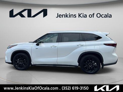 Used 2026 Toyota Highlander Limited AWD/4WD image 6