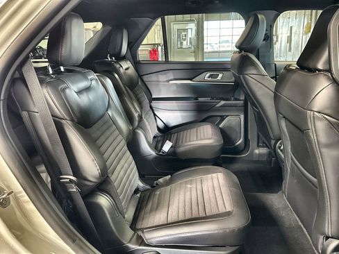 New 2026 Ford Explorer ST-Line w/ ST-Line Street Pack AWD/4WD image 32