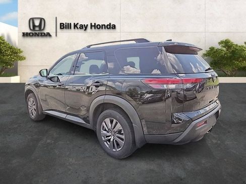 Used 2024 Nissan Pathfinder SV w/ SV Premium Package AWD/4WD image 3