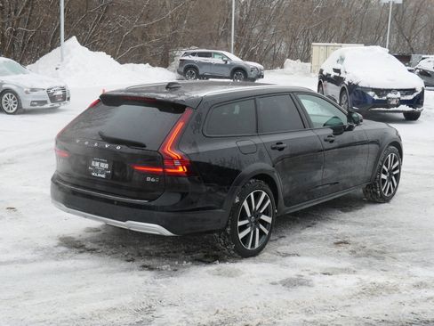 Certified 2024 Volvo V90 B6 Cross Country Ultimate w/ Protection Package Premier image 7