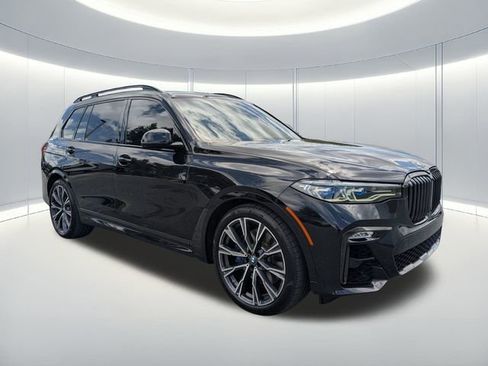 Used 2021 BMW X7 M50i w/ Cold Weather Package AWD/4WD image 7