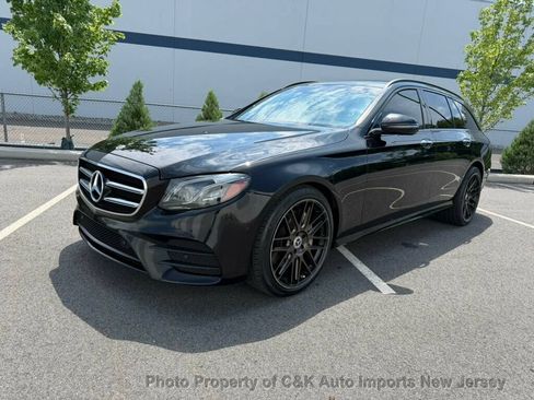Used 2018 Mercedes-Benz E 400 4MATIC Wagon w/ Premium 2 Package (Q02) image 1
