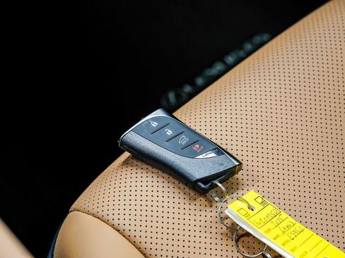 Used 2025 Lexus ES 350 w/ Premium Package FWD image 27