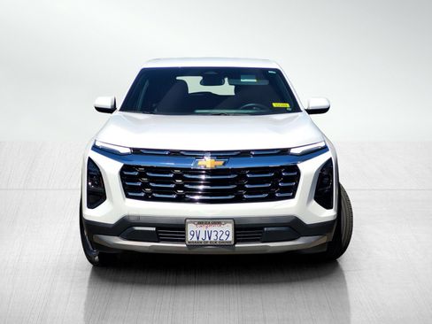 Used 2026 Chevrolet Equinox LT w/ Convenience Package II AWD/4WD image 2