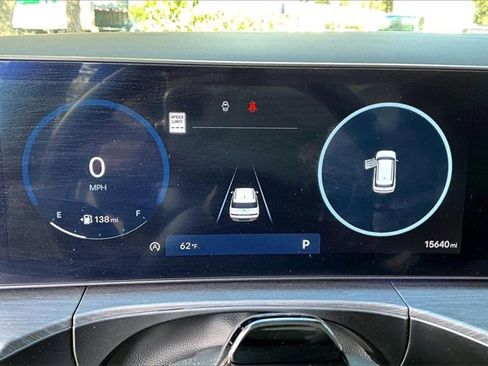 Used 2024 Hyundai Santa Fe Limited image 12