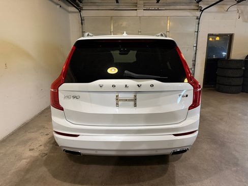 Used 2017 Volvo XC90 T6 Momentum w/ Vision Package image 7