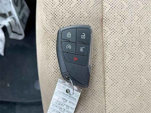 Used 2025 Chevrolet Equinox ACTIV w/ Safety and Technology Package image 35