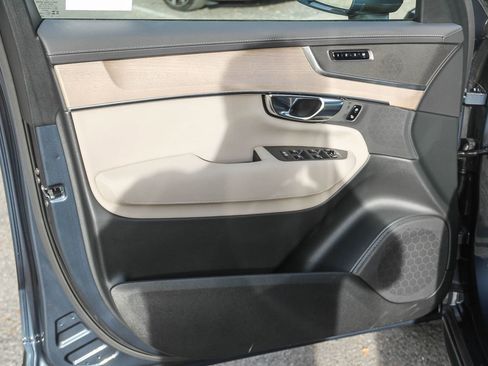 Certified 2025 Volvo XC90 B5 Core w/ Climate Package image 20