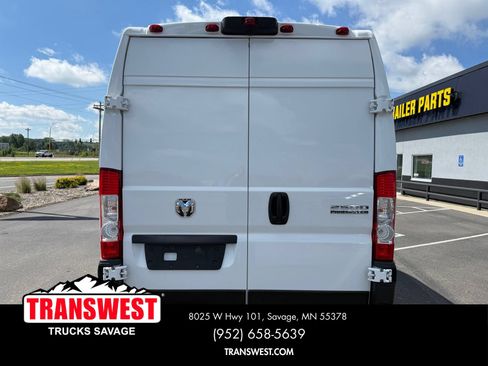 Used 2025 RAM ProMaster 2500 w/ Convenience Group FWD image 13